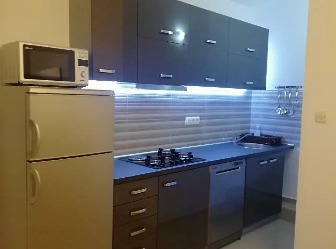 Poljanec Apartment *